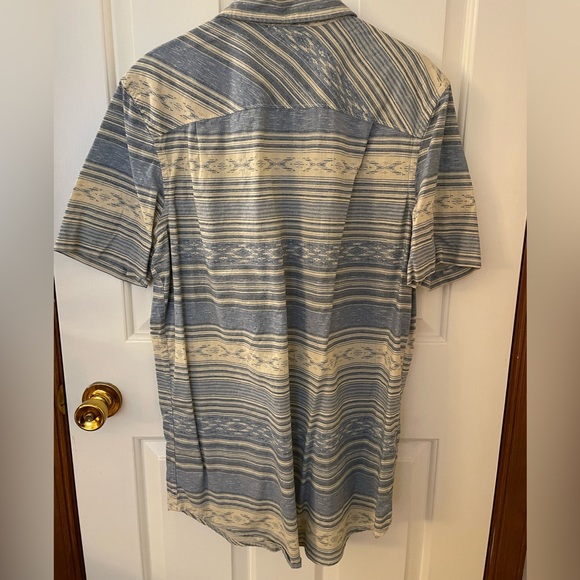 Men’s short sleeve button-up - Picture 3 of 3